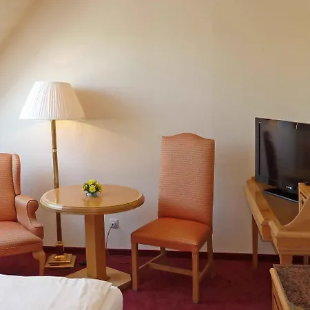 因塞尔霍夫维内塔酒店 度假村 泽姆平