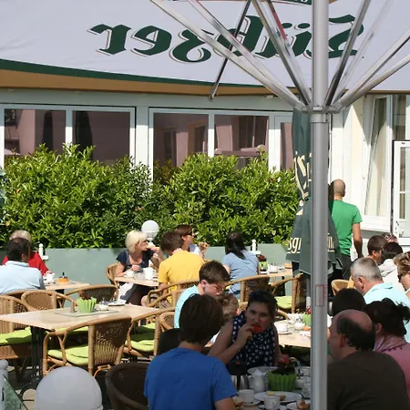 因塞尔霍夫维内塔酒店 度假村 泽姆平